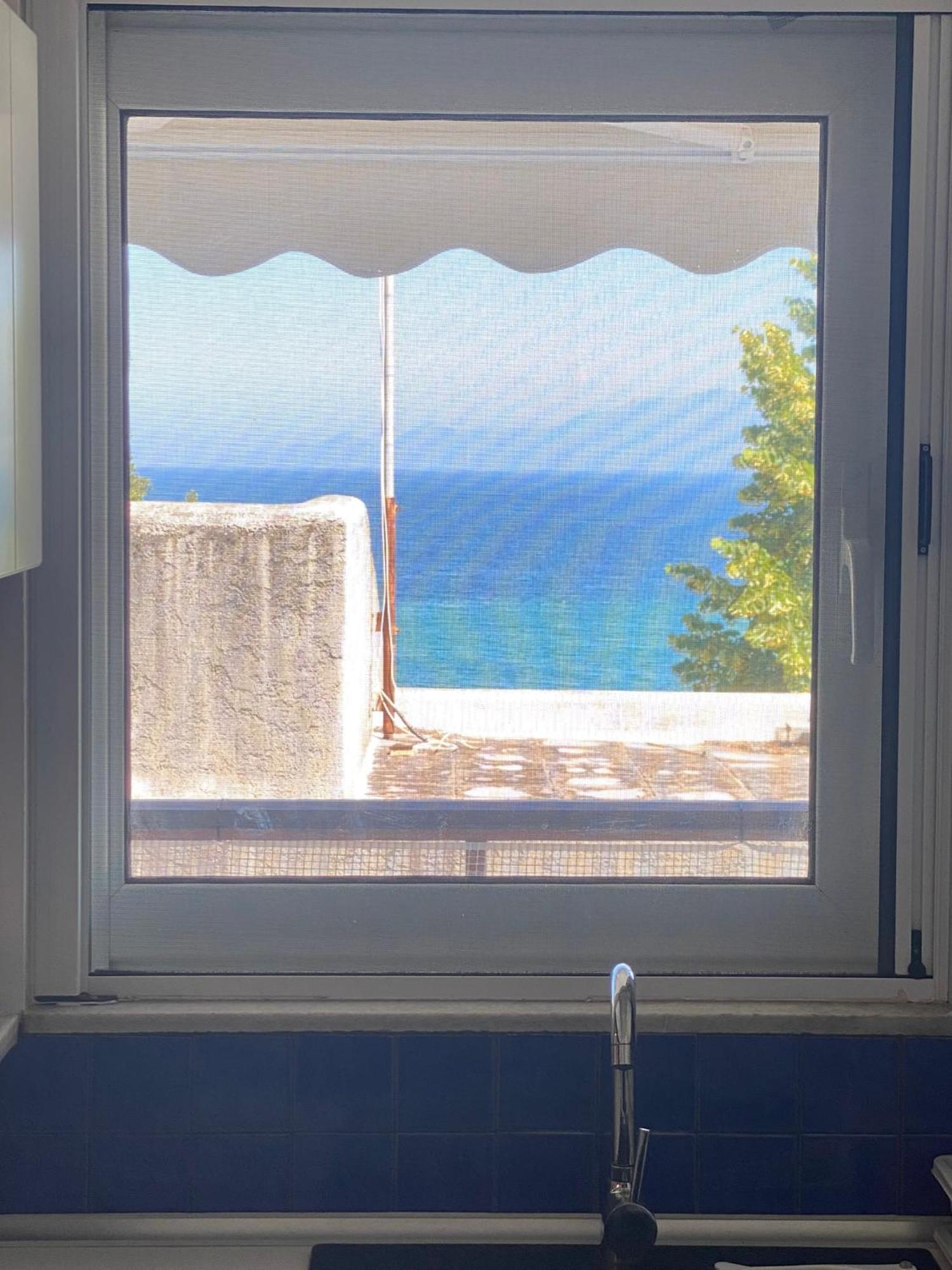 Irini Seaside Apartment Palaiontsiflikion Ngoại thất bức ảnh